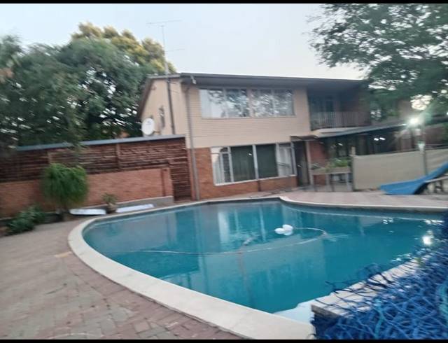 5 BEDROOM HOUSE FOR SALE IN PRETORIA GARDENS